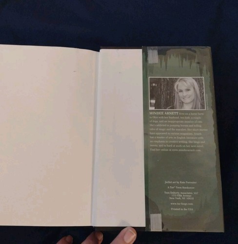 Nightmare Charade by Mindee Arnett EX-LIBRARY Hardcover 1st EDITION & PRINTING - Picture 4 of 11