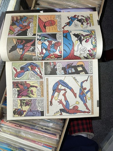 Marvel Action Universe #1 Hot!! - Picture 3 of 3