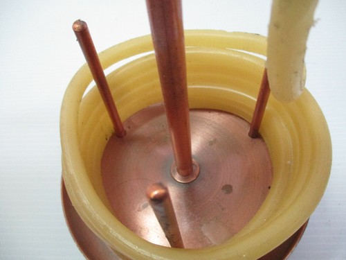 Einzigartiger kupferfarbener Metall KERZENHALTER mit cremeweiß/gelber SEILKERZE - Bild 12 von 12