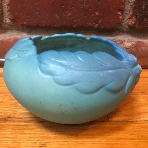 VAN BRIGGLE ACORN OAK LEAF POTTERY BOWL TWO TONE MATTE TURQUOISE GLAZE - Picture 5 of 8