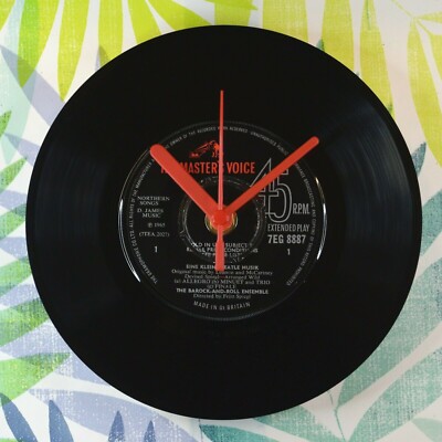Barock-& Roll Ensemble ''Eine Kleine Beatle Musik'' Retro Chic 7'' Vinyl Uhr