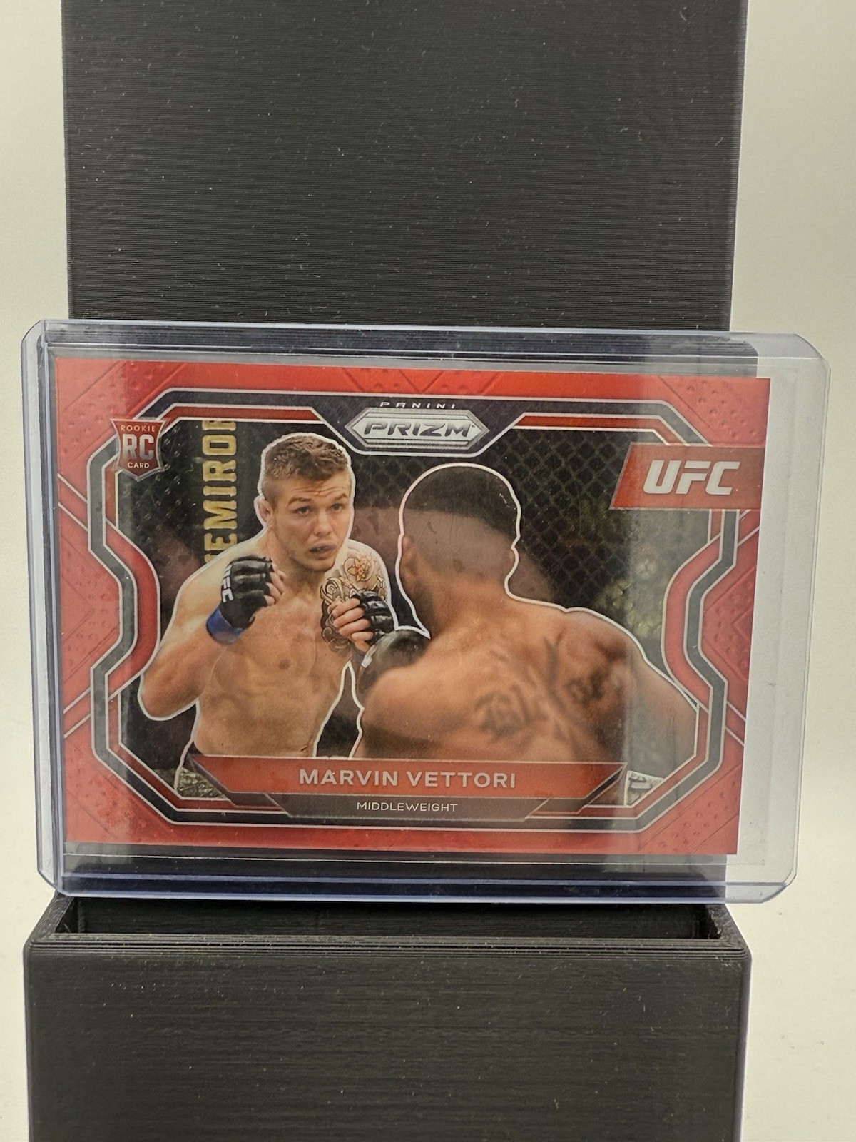2021 Panini Prizm UFC - Marvin Vettori #143 Red Prizm /275 (RC)