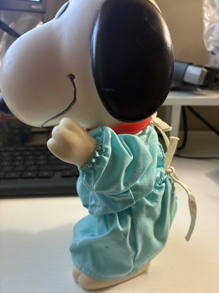 Muñeca de vinilo Snoopy vintage con Snoopy M.D. Outfit 1966 UFS Ideal Determinado Años 70 Foto 4 de 4