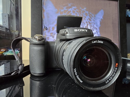 SONY CYBER SHOT DSC- R1 , 10,3 MP Top! - Bild 1 von 10