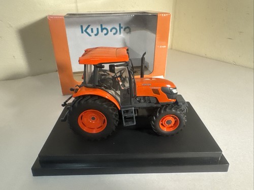 UNIVERSAL HOBBIES 1:32 SCALE MODEL TRACTOR UH4282 KUBOTA M9960 Dealer Box - Picture 5 of 12