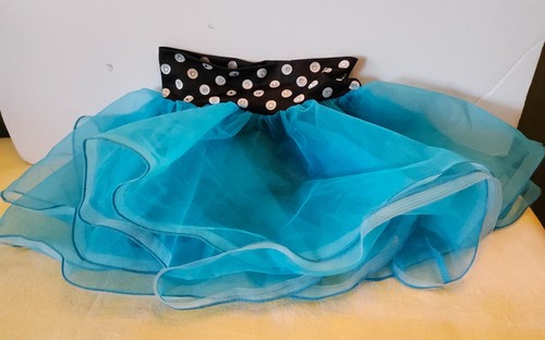 Paket mit 2 Tutus, einem Tanzrock und einem transparenten Überkleid - Bild 2 von 11