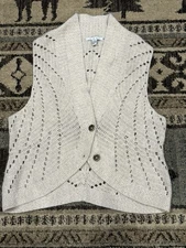 women’s xl  Cabi Angora Blend Sweater Vest in ecru oatmeal color