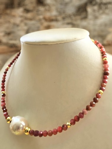 Sparkling Pink Thulite And Large Baroque Center In Gold Plated Necklace Choker - Picture 2 of 9