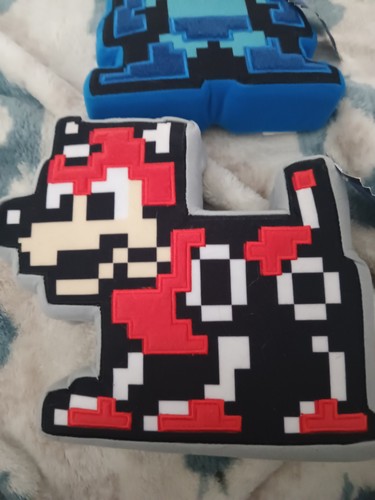 mega man/Rush jakks Pacific Plüschtier Lot. Beide haben noch Etikett - Bild 2 von 5