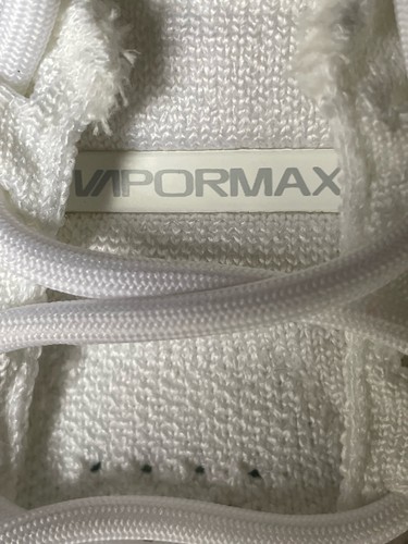 NEW Nike Air VaporMax Flyknit All White Women’s Size 7 Sneaker Running Shoes - Picture 3 of 8