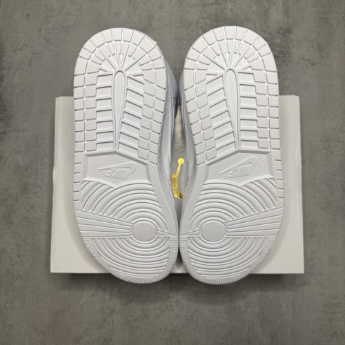 Nike Air Jordan 1 Mid “Triple White” UK7 DV0911-111 £145RRP👟FAST SHIPPING✈️ - Picture 4 of 5