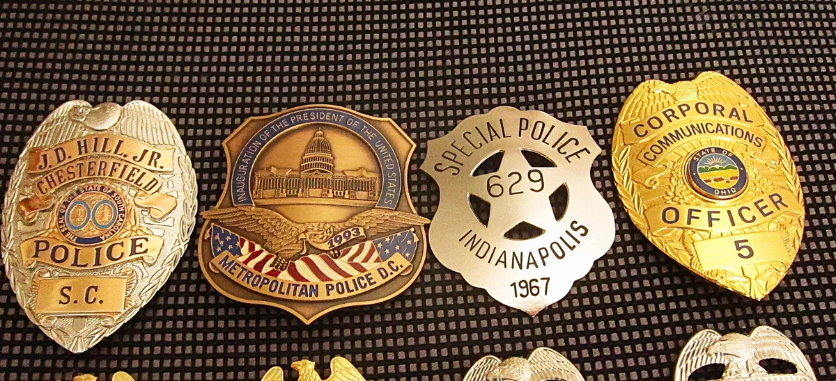 obsolete police badges, 6 Abzeichen von 8 auswählen / OFFER / Super Angebot !