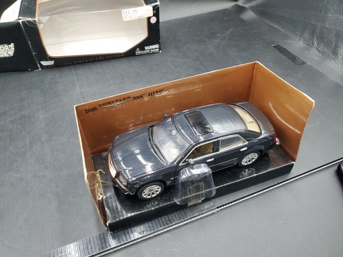 🚦🔥Motormax 2005 Metalic Flake Black Chrysler 300c Hemi 1/24 Scale bad BOX🔥🚦 - Picture 10 of 15