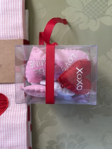 Sur la Tisch 2er Set Herz Valentinstag Handtücher und Herzstreuer Set - Bild 3 von 6