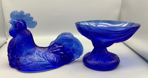 Vintage 1940-50 ‘s Cobalt Blue Glass Covered Standing Rooster Candy Dish - Picture 9 of 12