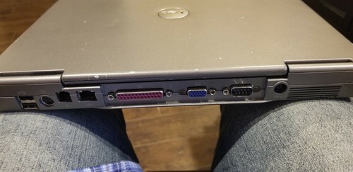 Dell Latitude D600 Pentium M 1.4GHz / 1GB / No HD, OS, Battery For Parts - Picture 5 of 6