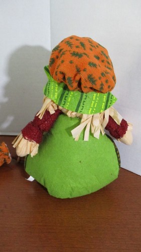 16" Plush SITTING SCARECROW w/ DANGLING LEGS Halloween / Fall / Harvest Decor - Picture 4 of 4