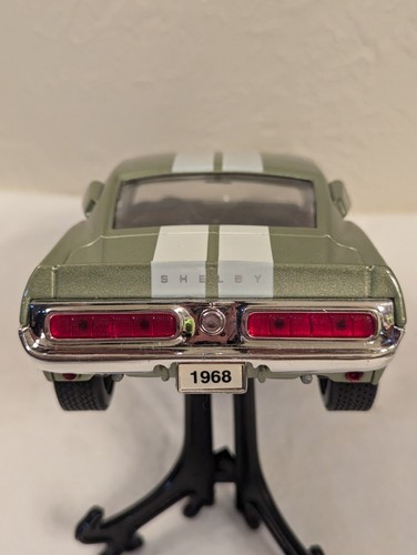Shelby GT500K 1968 Mustang escala 1:18 Road Legends Collection - Imagen 6 de 20