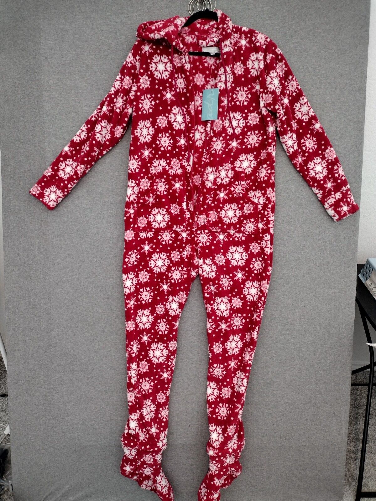 Picture 1 of 24