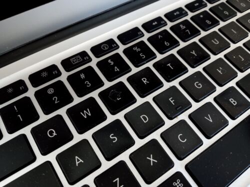 Apple MacBook Air 2010 13" A1369 Intel C2D 1.8GHz 2GB RAM - FOR PARTS - READ -RR - Picture 2 of 7