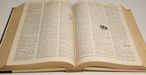 VTG 1966 The World Book Dictionary Encyclopedia Set Of 2 A-K, L-Z Hardcover Book - Picture 15 of 15