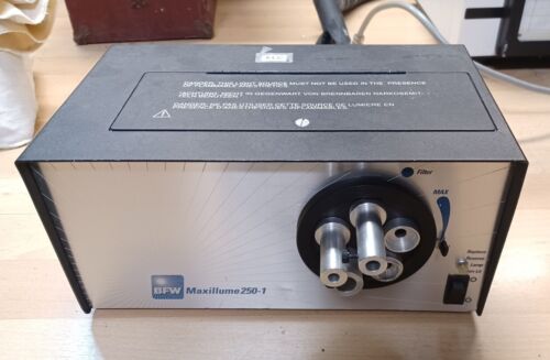 Iluminador fuente de luz de fibra óptica BFW maxillume 250-1 con cable de fibra DVI - Imagen 2 de 3