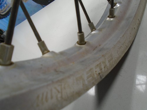 2001 YAMAHA YZ 426F REAR WHEEL (J) 01 YZ426 - Picture 4 of 6