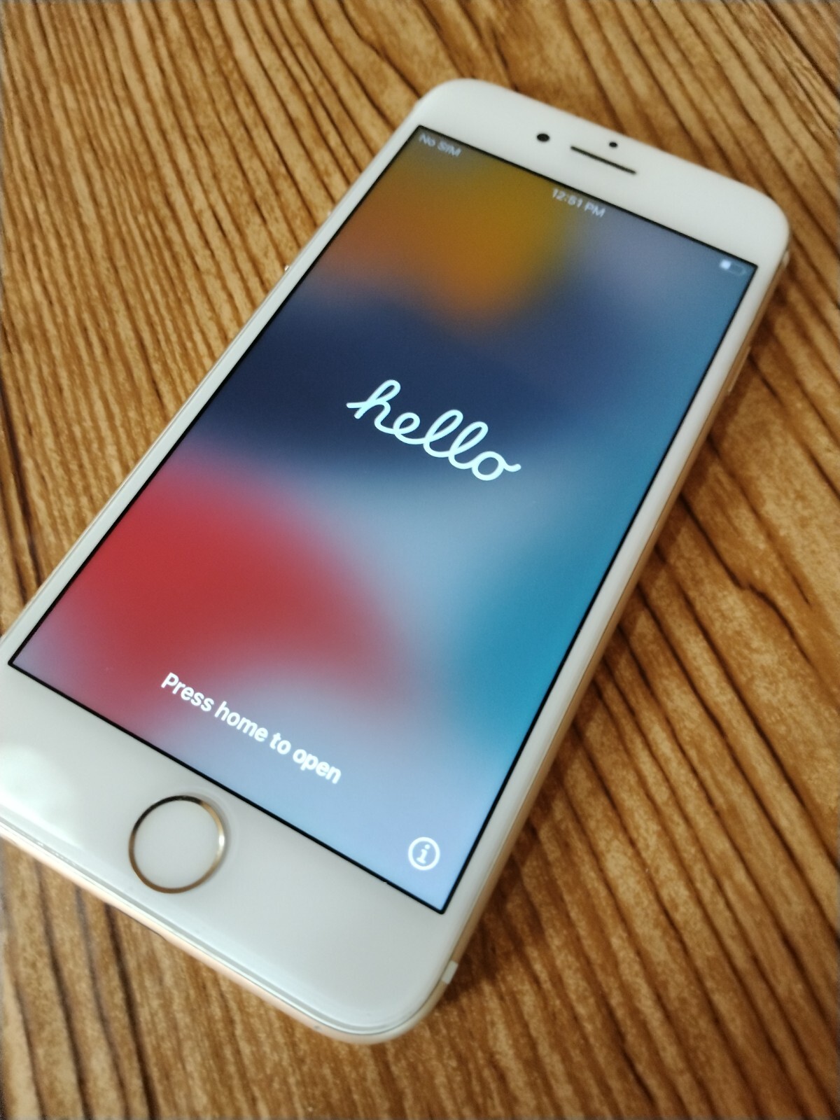 Apple iPhone 7 – white/gold – Great Condition 32gb for Straight