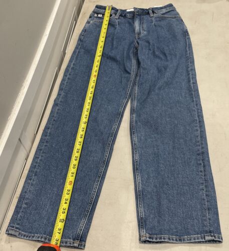 Calvin Klein Hi Rise Straight Leg 26”Waist Women’s Denim Jeans NWT - Picture 2 of 4