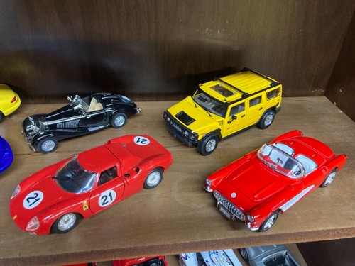 Lot of die cast cars scale of 1:24 for Sale - Picture 14 of 14