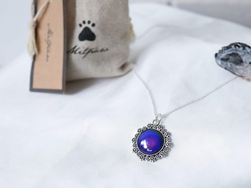 Petal Colour Changing Necklace with 925 Silver Chain - Picture 2 of 8
