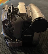Sony Handycam DCR-HC28 Mini DV Camcorder Carl Ziess 800x Digital Zoom FOR PARTS