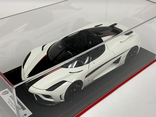 1/18 AutoArt Koenigsegg Regera weiß/schwarz Carbon 79027 maßgeschneiderte Lederbasis - Bild 9 von 10