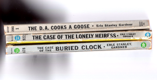 3 vintage Erle Stanley Gardner PBs DA Cooks Goose, Lonely Heiress, Buried Clock - Imagen 3 de 3