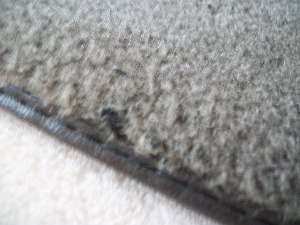 Неоригинальные напольные коврики для седана Ford Taurus GL 1995 года выпуска средние коричневые - Изображение 3 из 4