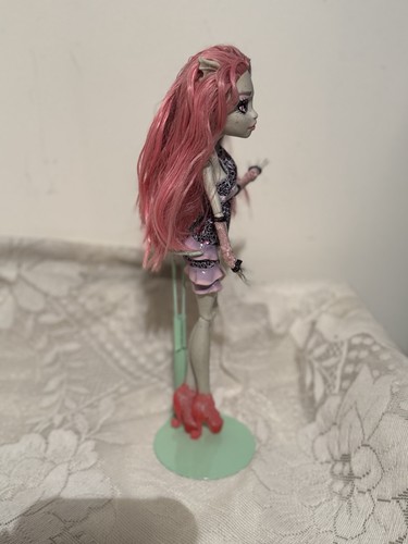 Monster High Doll Ghouls Night Out Rochelle Goyle Doll 2012 - Picture 4 of 11