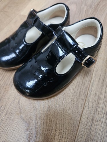 5.5f Toddler Baby Girl Shoes Patent Leather Clarks - Picture 3 of 4