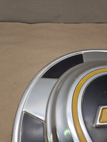 Vintage 1973-1987 Chevy Truck Dog Dish 10-3/4” Hubcap 1/2 Ton - Picture 3 of 13