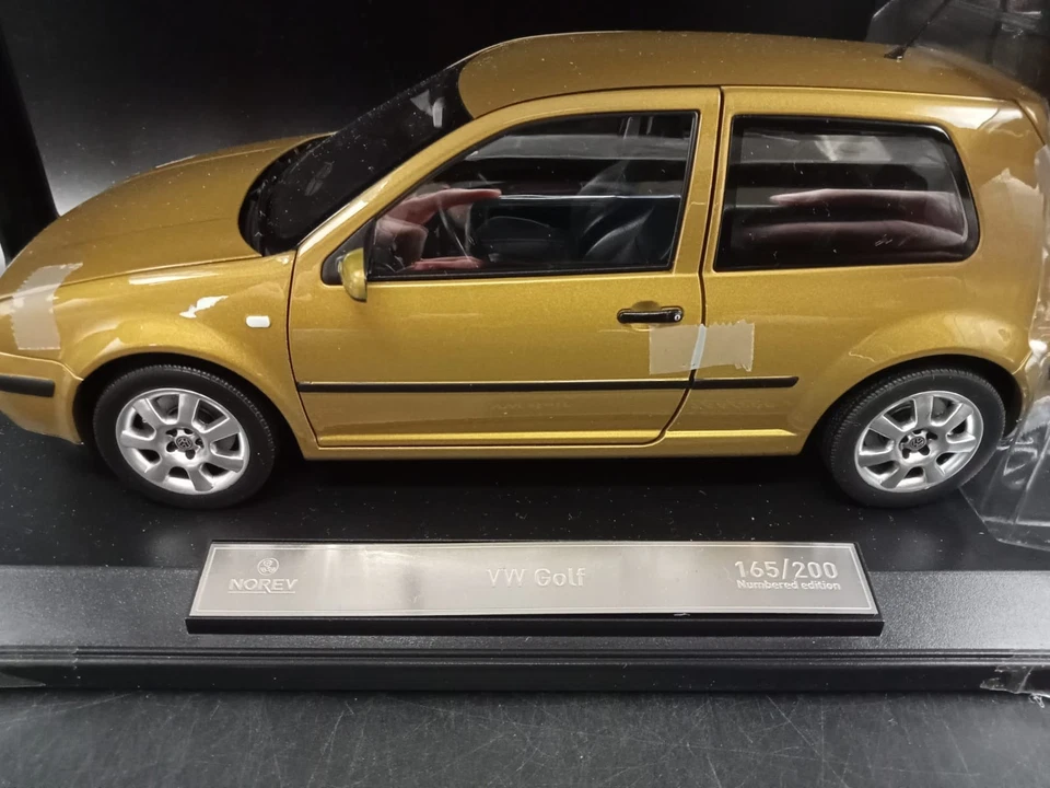 VW Golf IV GTI 1/18 Norev - Immagine 3 di 4