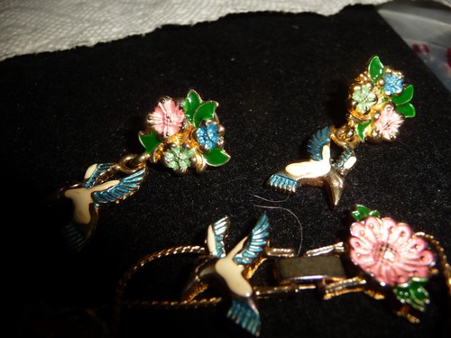 VTG SET EARRINGS BRACELET ENAMEL FLOWERS BIRDS GOLD TONE SLIDERS #29/17 - Picture 6 of 6