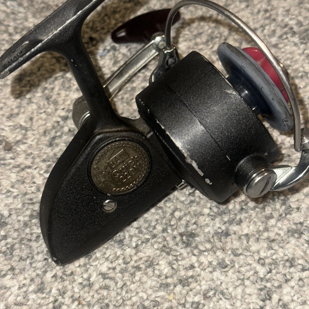 D.A.M. QUICK MODEL 220 LIGHT SPINNING REEL/ MADE IN WEST