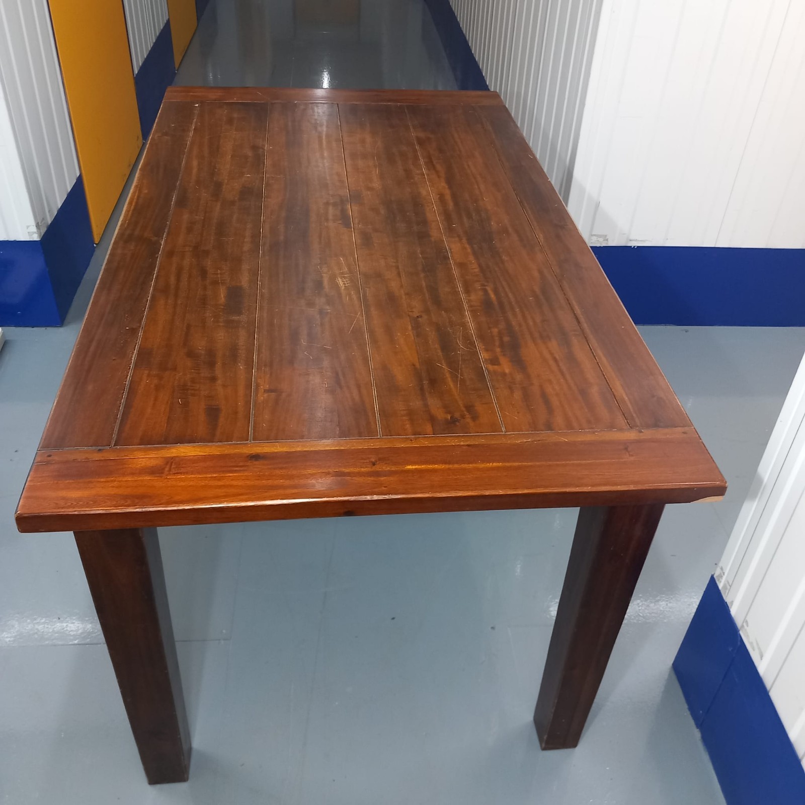 🍂 Solid Wood Dining Table – Large, Heavy, Rustic Design – Approx. 42 kg 💪