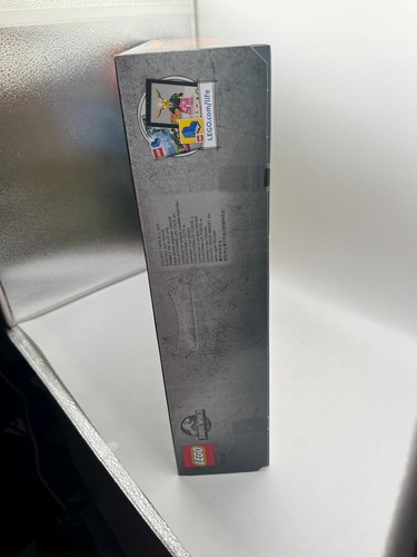 LEGO Jurassic World: Indoraptor Rampage at Lockwood Estate (75930) - Picture 2 of 7