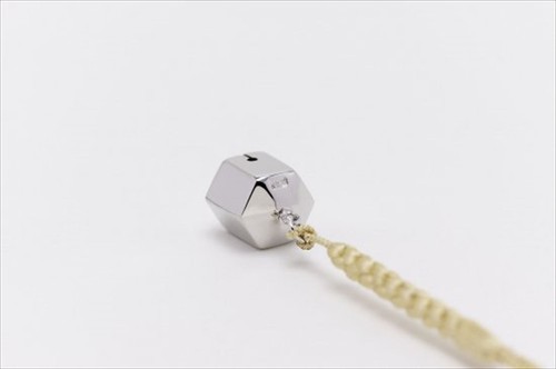 SEIKADO Silver Bell Rokkaku (Hexagon) Strap & Charm Paulownia Boxed QZ011 - Photo 5 sur 7