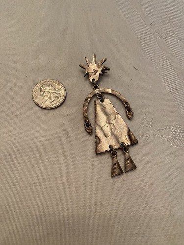 Vintage BICHE DE BERE silberfarbene baumelnde Figur Pin signiert 112 289 - Bild 4 von 7