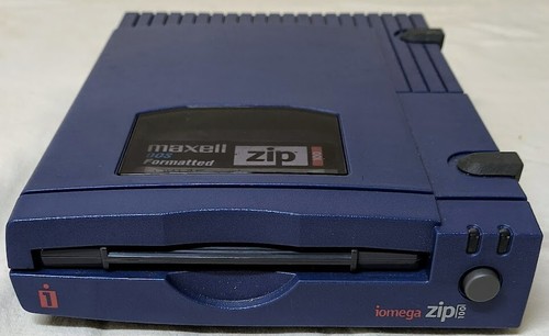 Iomega - 100MB External PC Zip Drive Bundle - Discs Case Documentation Included - 第 3/7 張圖片