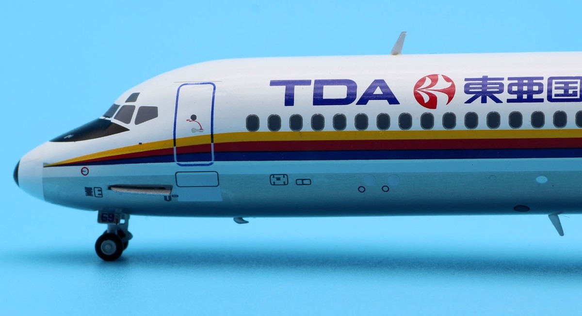 JC Wings 1:200 Toa Domestic Air MCDONNELL DOUGLAS MD-81 JC Wings 1:200 Toa Domestic Air MCDONNELL DOUGLAS MD-81
