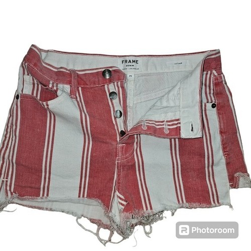 Pantalones cortos de mezclilla FRAME LE CUTOFF a rayas desgastados con botones en 25 - Imagen 4 de 8