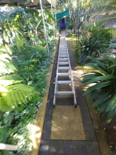 Bailey/ 6.1 Extendable Ladder - Picture 2 of 4