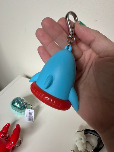 5 Bath & Body Works Hand Sanitizer Holders Crab Shark Turtle Halloween Christmas - 第 17/21 張圖片